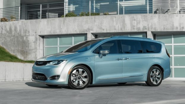 Why-Alphabet-Thinks-Minivans-Make-Perfect-Self-Driving-Taxis-624x351