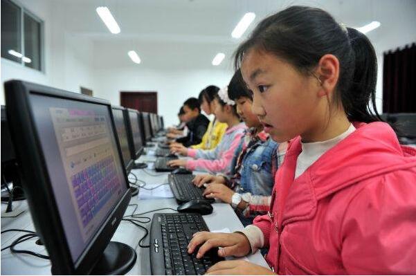 美媒称中国打字技术远超西方：未来属于汉字 