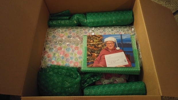 reddit-user-received-so-many-stuff-as-present-from-her-secret-santa-bill-gates 3